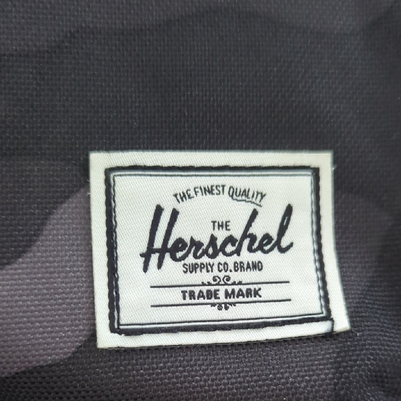 Herschel Supply Company Black Camo Men's Bag - Picture 3 of 5